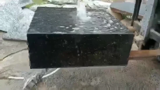 Fontana da giardino in granito d'acqua da giardino in pietra scolpita a mano per pavimenti esterni per esterni