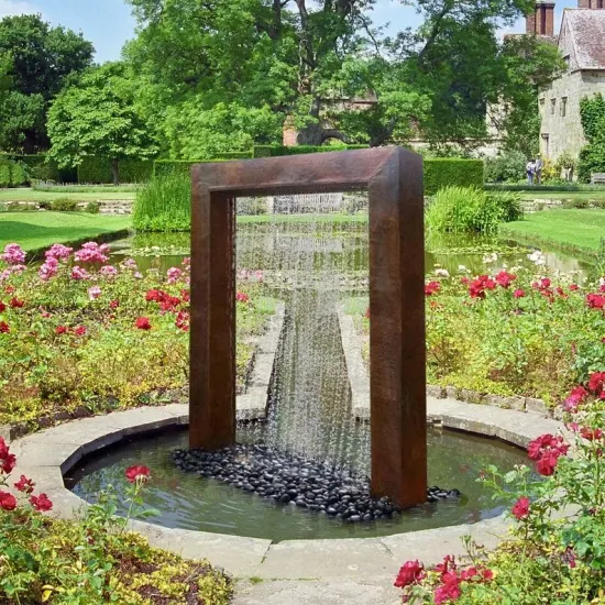 Fontana con supporto in metallo Cascata Ornamenti da giardino Tenda antipioggia in acciaio corten